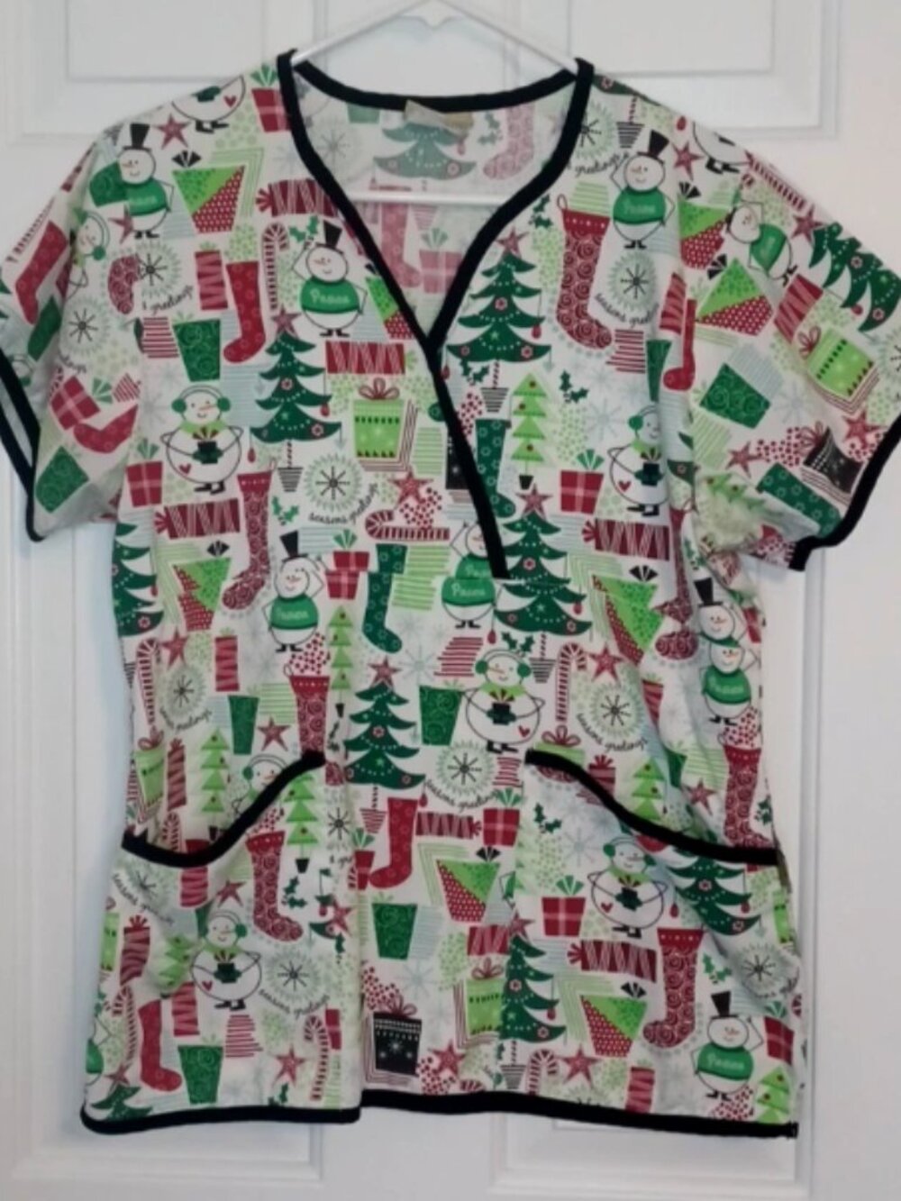 Tafford Scrub Top Sz M Chrstmas Tree Snowman Stockings Short Sleeve